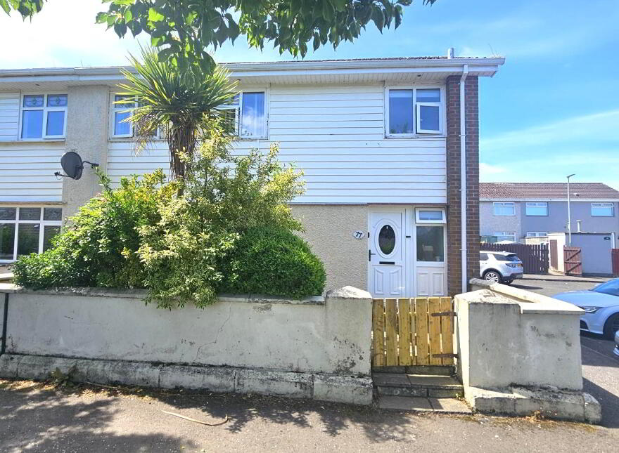 77 Sperrin Park, Nelson Drive, Waterside, L'Derry, BT47 6NG photo