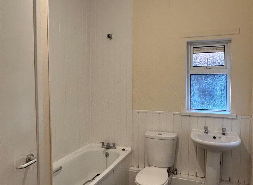 Flat 1, 163 Cliftonpark Avenue, Belfast, BT14 6DT