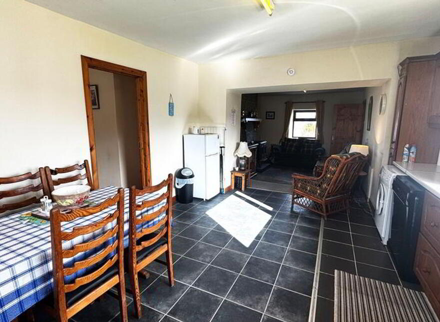 Garrydene Cottage, Meencharvy, Carrick, F94N2P8