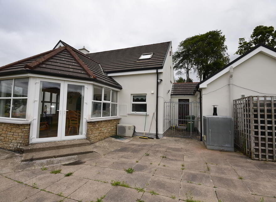 The Oaks", 9 Wood Brook, Kinneagar, Rathmullan, F92TK64