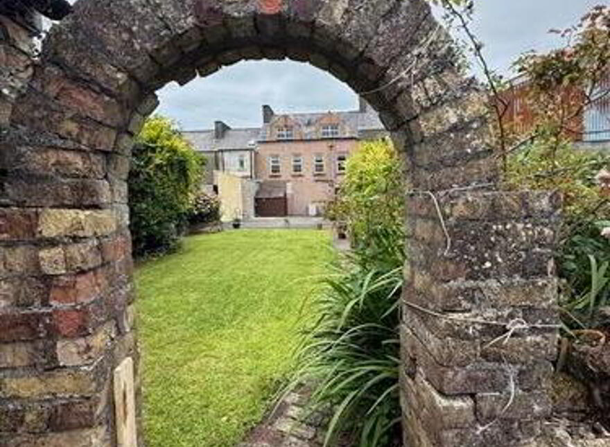 Barrack Street, Ballaghaderreen, F45R838
