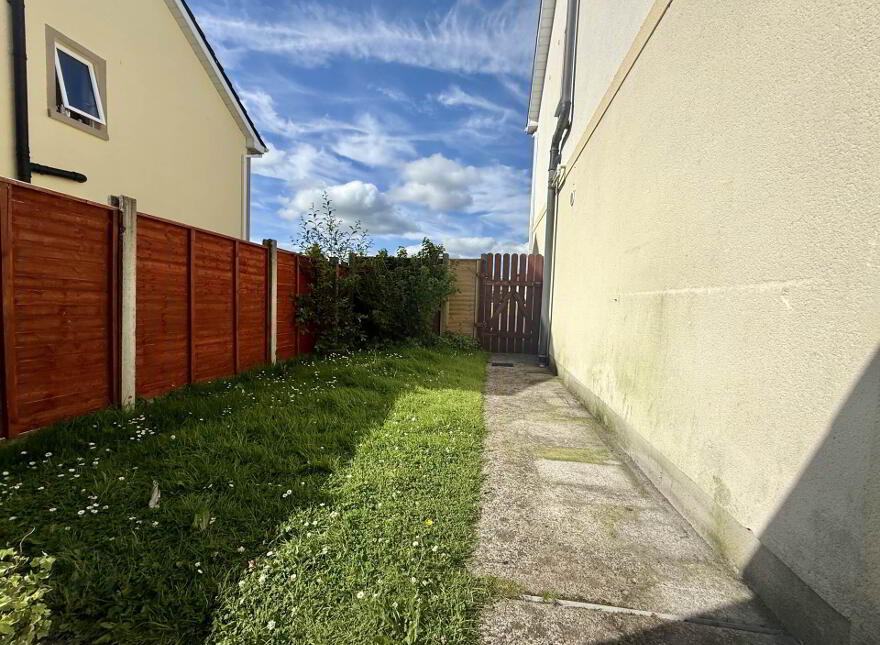 22 Hazel Hill Downs, Ballyhaunis, F35YP71