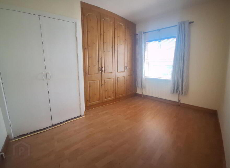 15 Marine View, Athlone, N37EK18