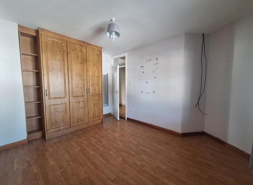 15 Marine View, Athlone, N37EK18