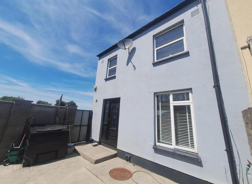 15 Marine View, Athlone, N37EK18