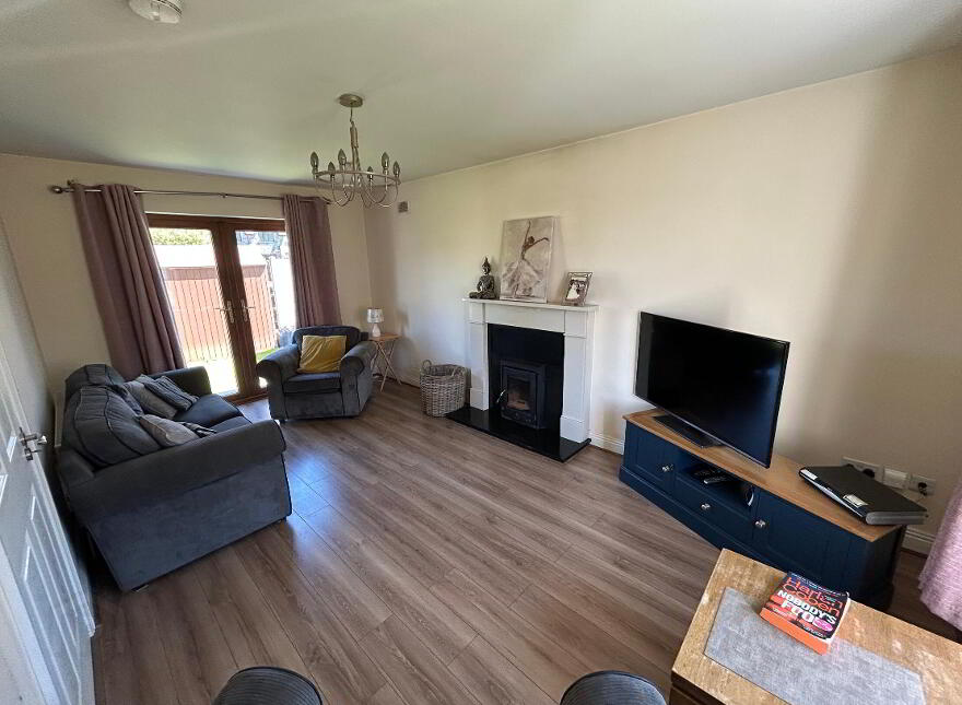 32 Cois Na Habháinn, Mullinahone, Thurles, E41Y298