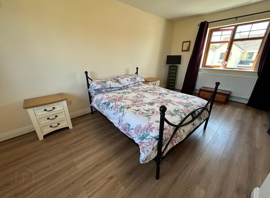 32 Cois Na Habháinn, Mullinahone, Thurles, E41Y298