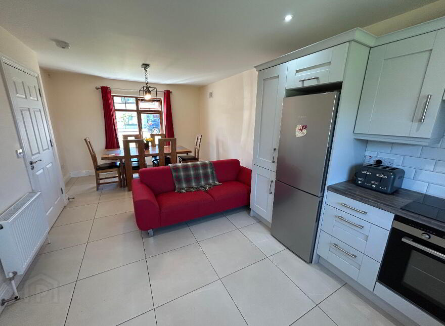 32 Cois Na Habháinn, Mullinahone, Thurles, E41Y298