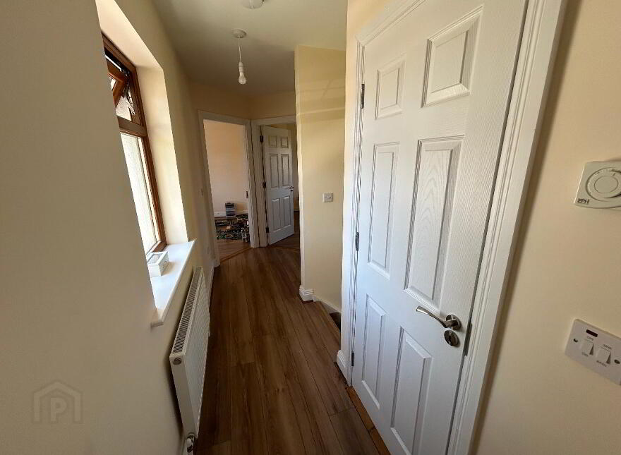 32 Cois Na Habháinn, Mullinahone, Thurles, E41Y298