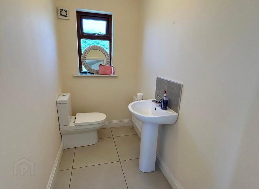 32 Cois Na Habháinn, Mullinahone, Thurles, E41Y298