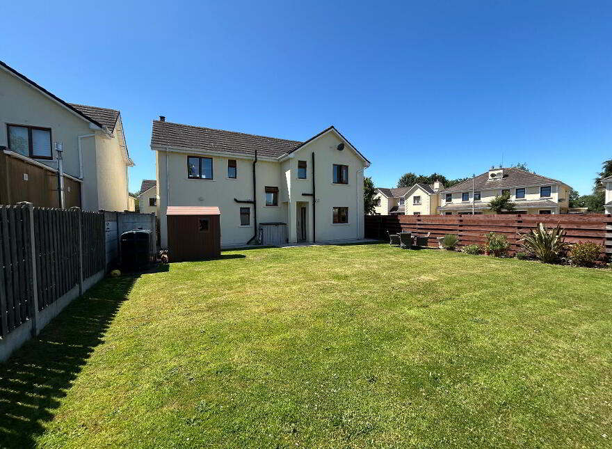 32 Cois Na Habháinn, Mullinahone, Thurles, E41Y298