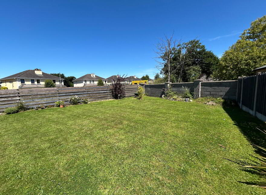 32 Cois Na Habháinn, Mullinahone, Thurles, E41Y298