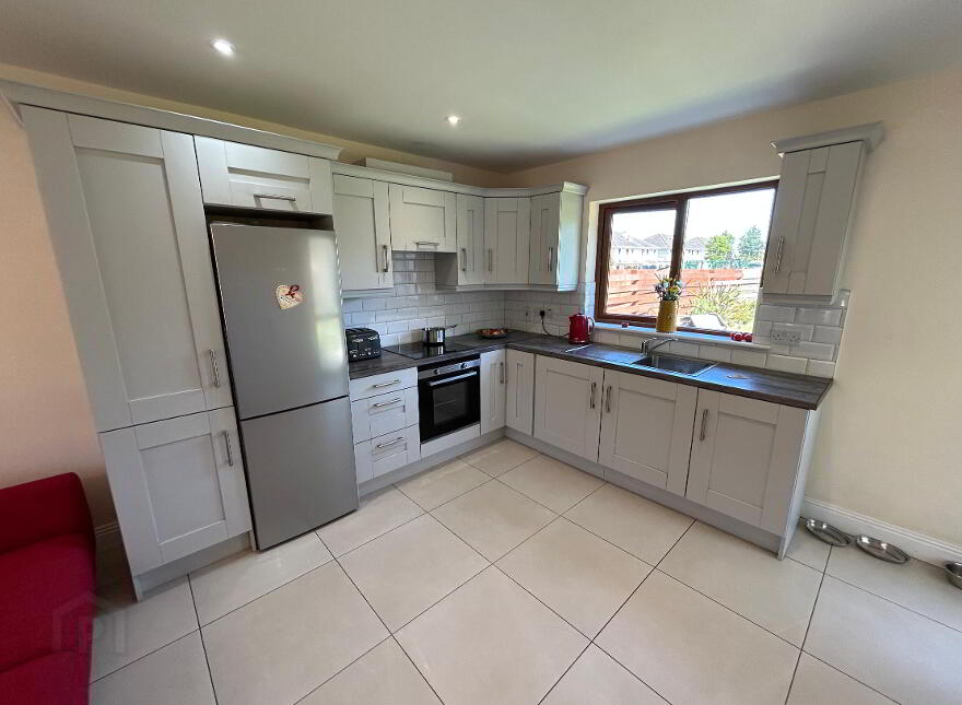 32 Cois Na Habháinn, Mullinahone, Thurles, E41Y298
