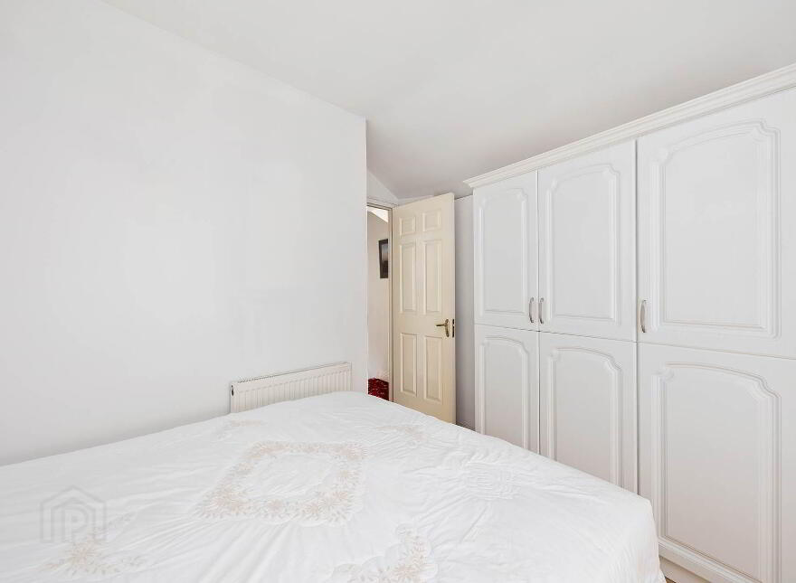 1 Sarsfield Terrace, Lower Main Street, Lucan, K78W9P2
