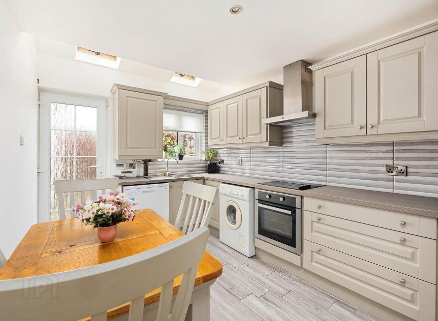 1 Sarsfield Terrace, Lower Main Street, Lucan, K78W9P2