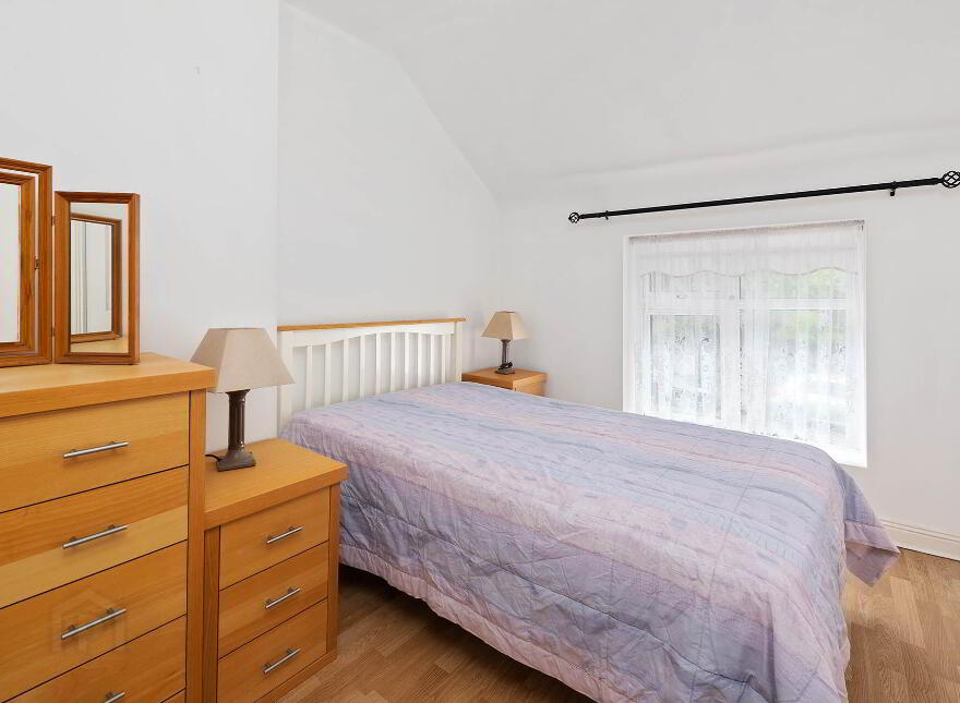 1 Sarsfield Terrace, Lower Main Street, Lucan, K78W9P2