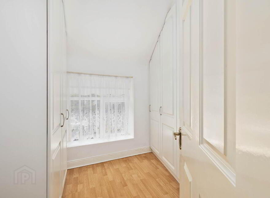 1 Sarsfield Terrace, Lower Main Street, Lucan, K78W9P2