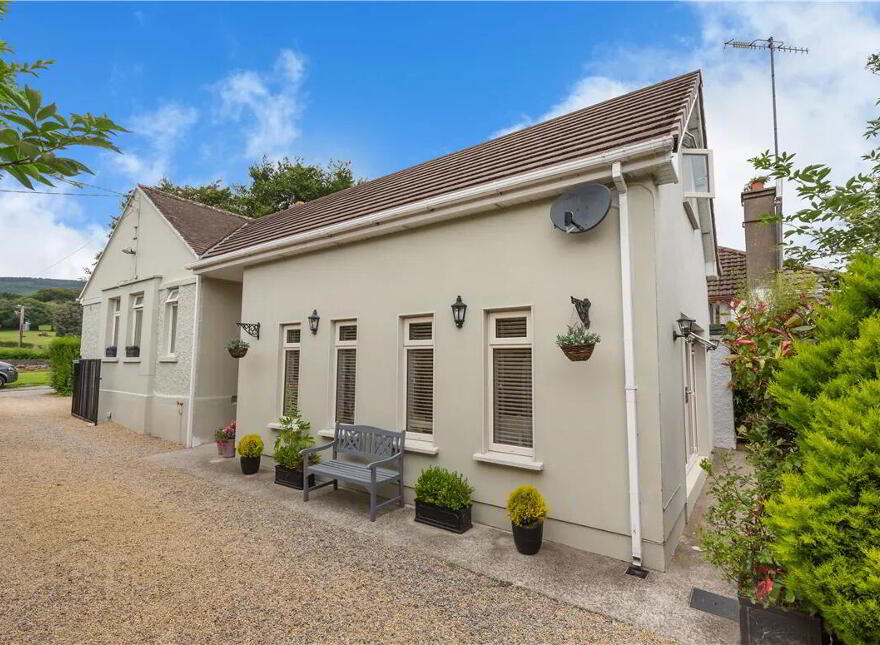6 Enniskerry Road, Jamestown Cottages, Stepaside, Dublin, D18 photo