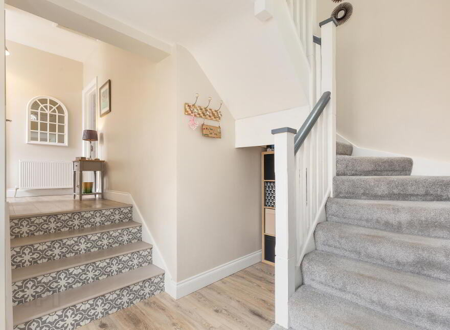 6 Enniskerry Road, Jamestown Cottages, Stepaside, Dublin, D18