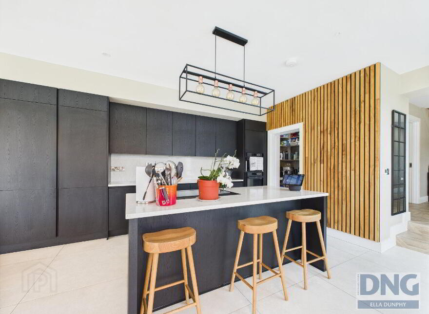6 Meadow Hill, R95