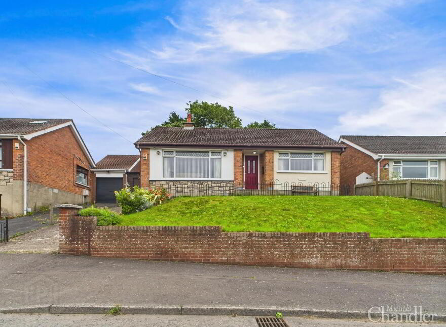 75 Ivanhoe Avenue, Carryduff, Belfast, BT8 8BW photo