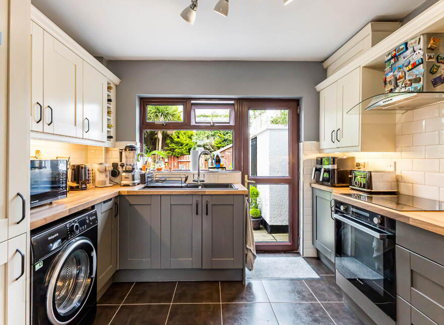 48 Hornbeam Road, Dunmurry, Lisburn, BT17 9DW