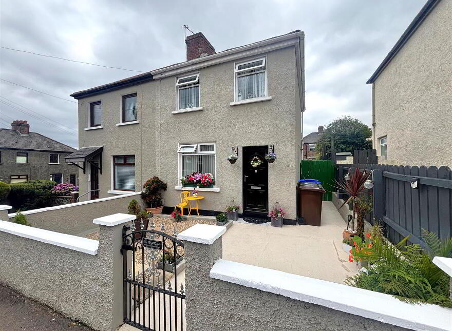 4 Silverstream Gardens, Belfast, BT14 8GS photo