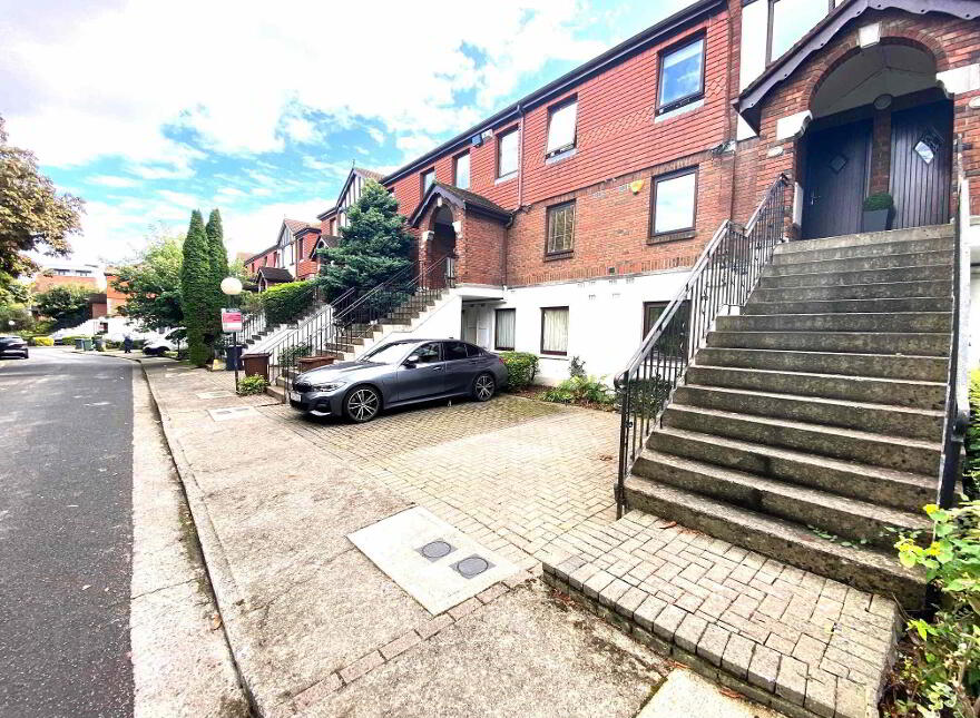 Whiteoaks, Roebuck Road, Clonskeagh, Dublin, D14 photo