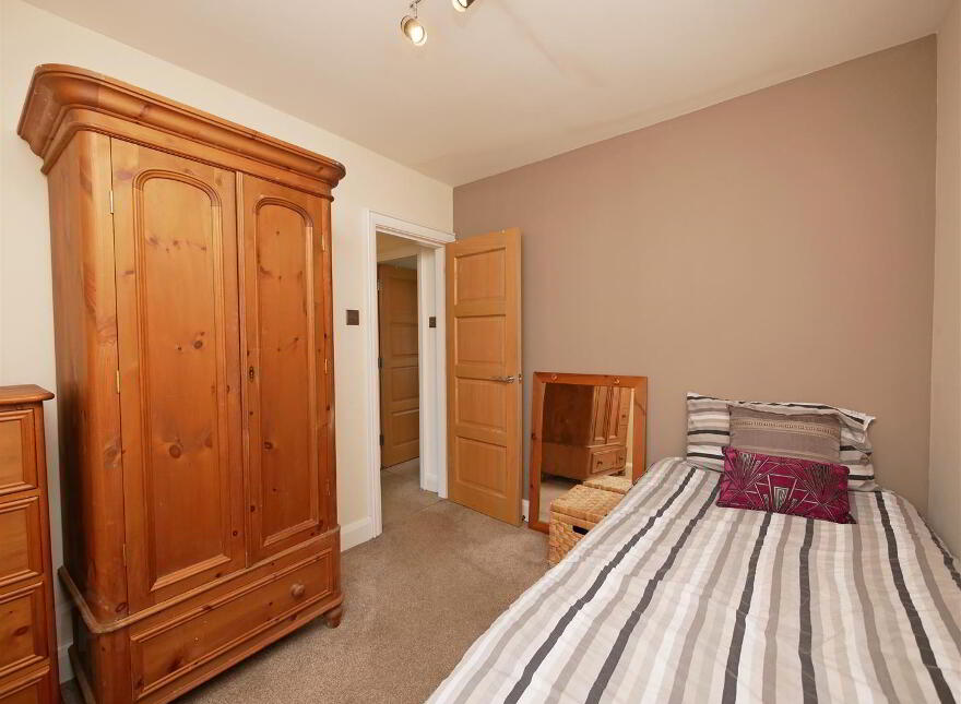146 Saintfield Road, Forestside, Belfast, BT8 6HE