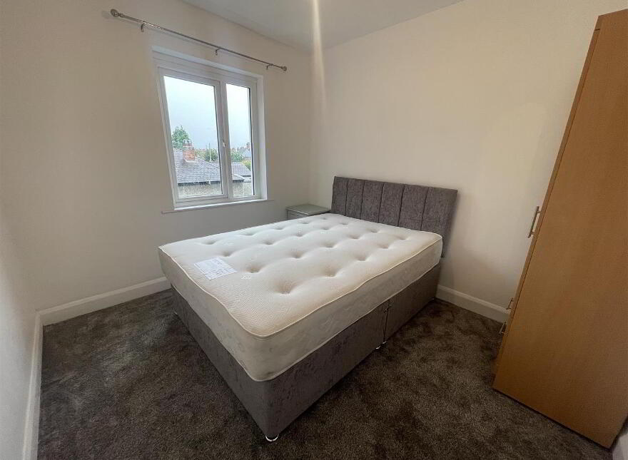 15 Strandburn Drive, Belfast, BT4 1NA