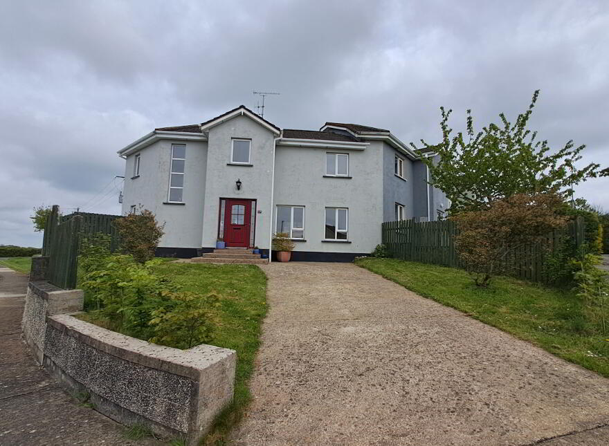 17 Hazelwood, Blackwater, Y21TN22 photo