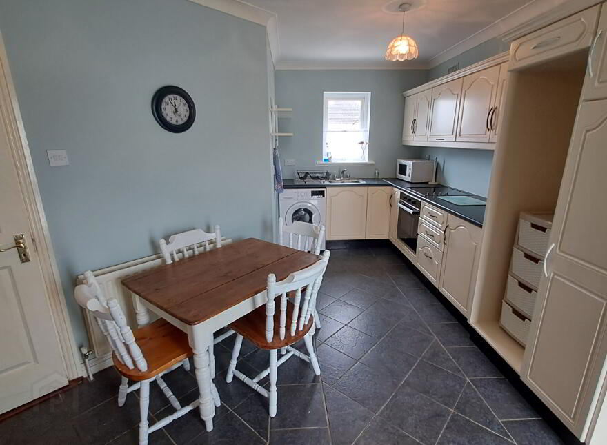 17 Hazelwood, Blackwater, Y21TN22