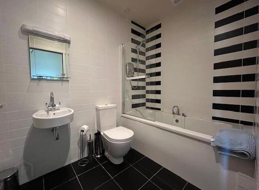 52 Copper Point, Schull, West, P81A342