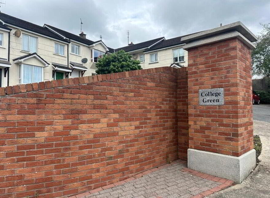 66 College Green, Summerhill, Y35
