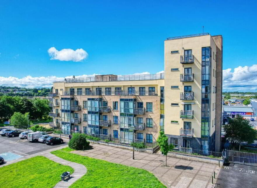 5 Harbour Point, Market Square, N39W520 photo
