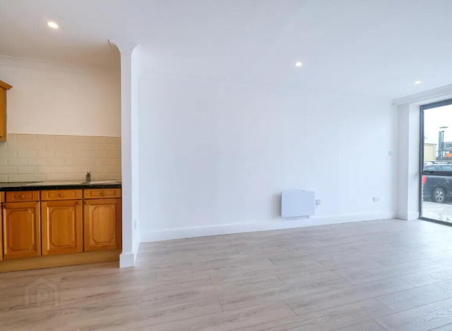 5 Harbour Point, Market Square, N39W520