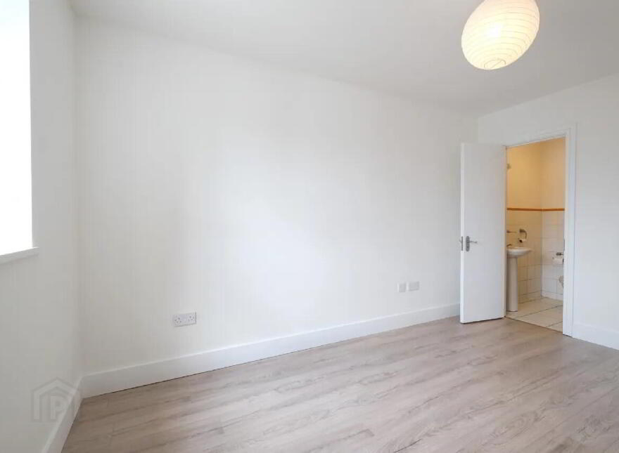 5 Harbour Point, Market Square, N39W520