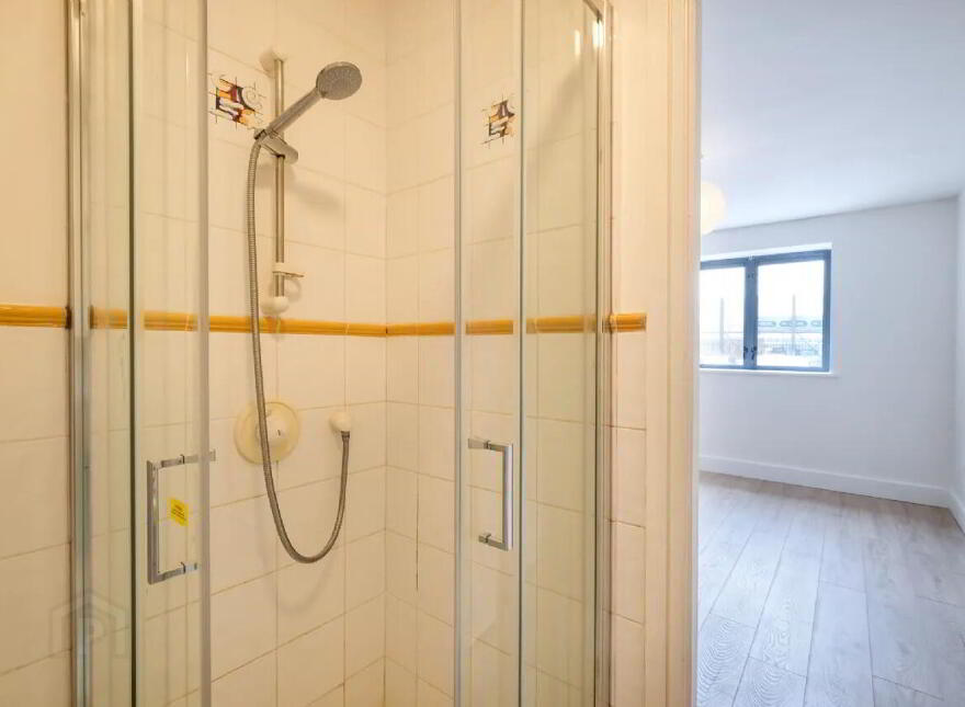 5 Harbour Point, Market Square, N39W520