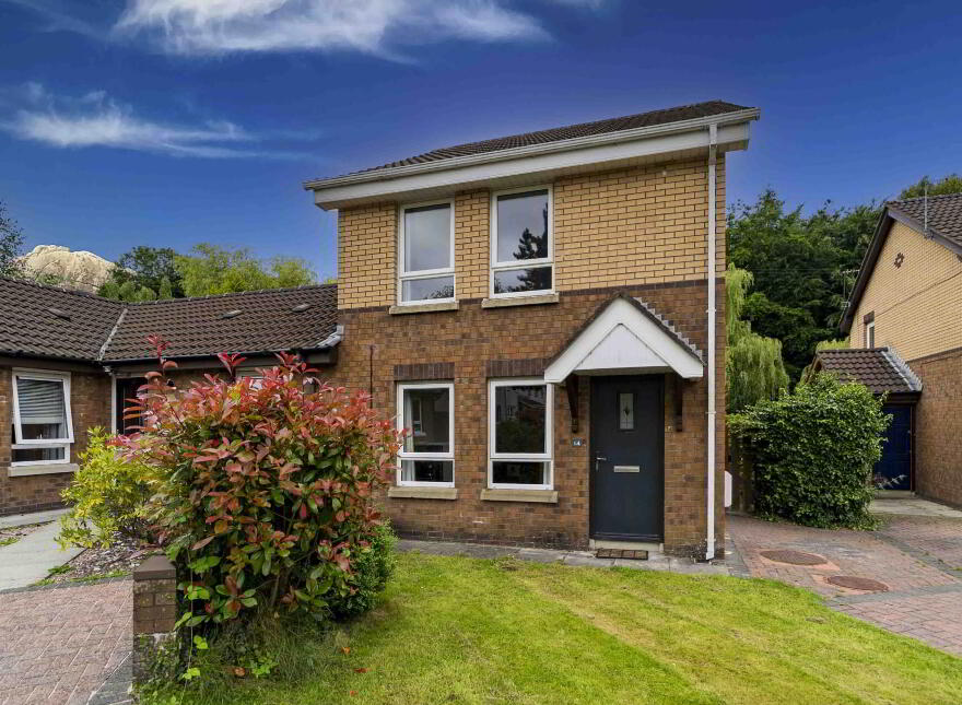 14 Glenmore Court, Lisburn, BT27 4BE photo