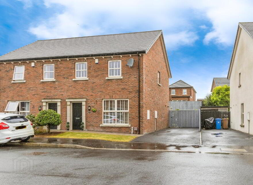 17 Helens Wood Way, Bangor, BT19 1FR photo