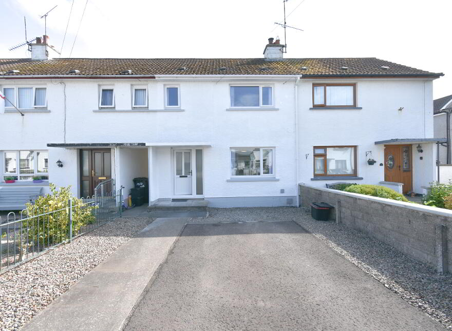 32 Royal Court, Gracehill, Ballymena, BT42 1HT photo