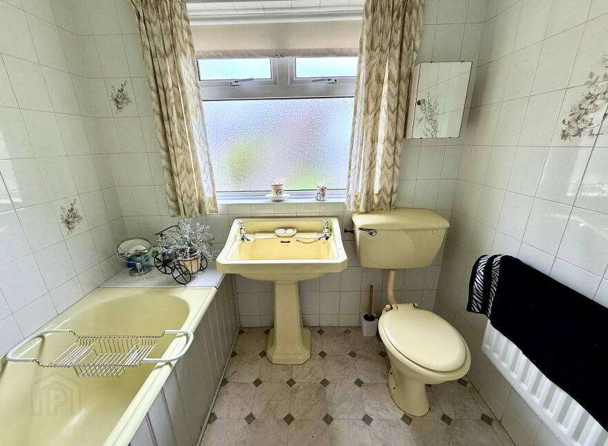 17 Rossdowney Park, Waterisde, L'Derry, BT47 5NR