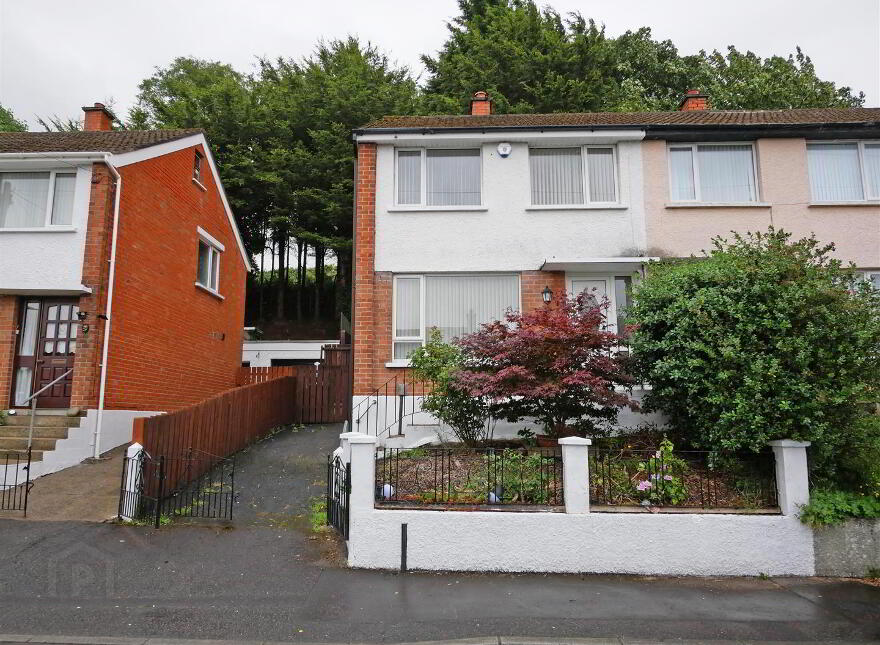 27 Woodbreda Park, Saintfield Road, Belfast, BT8 7HY photo