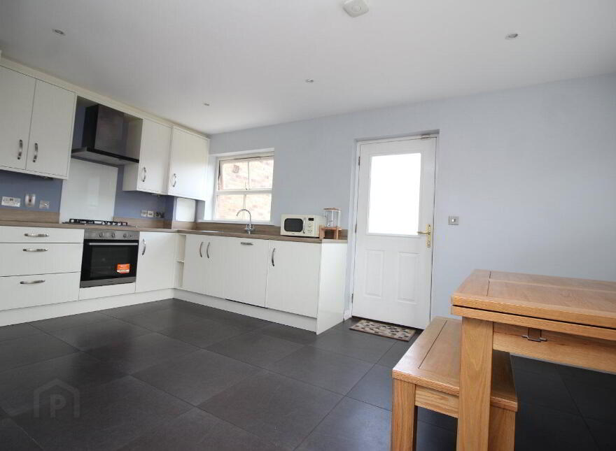 18 Ballantine Gardens, Lisburn, BT27 5FB