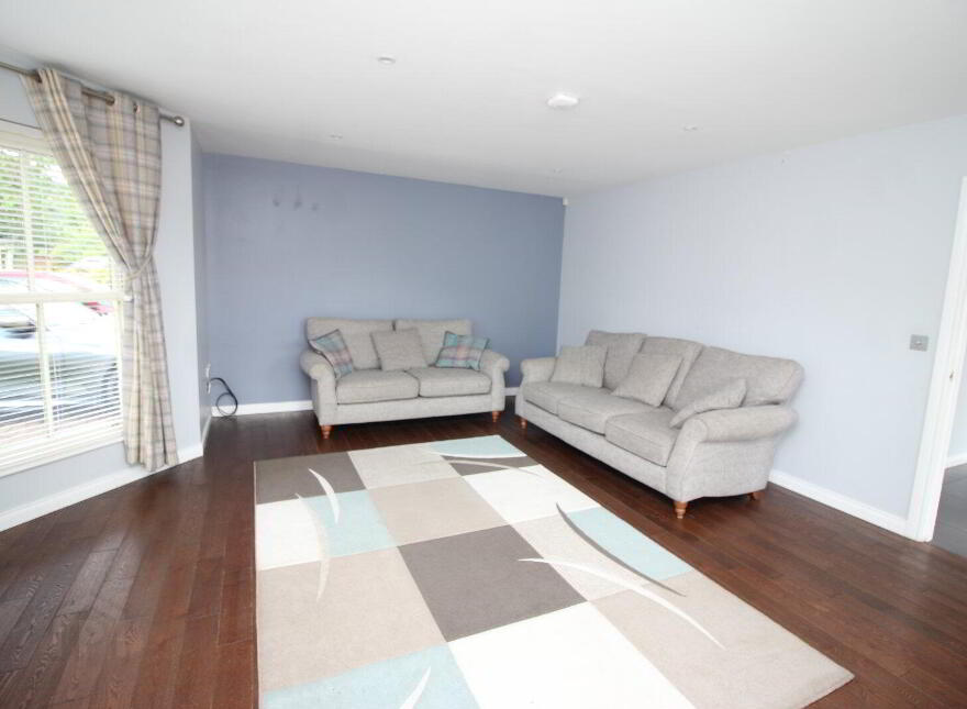 18 Ballantine Gardens, Lisburn, BT27 5FB