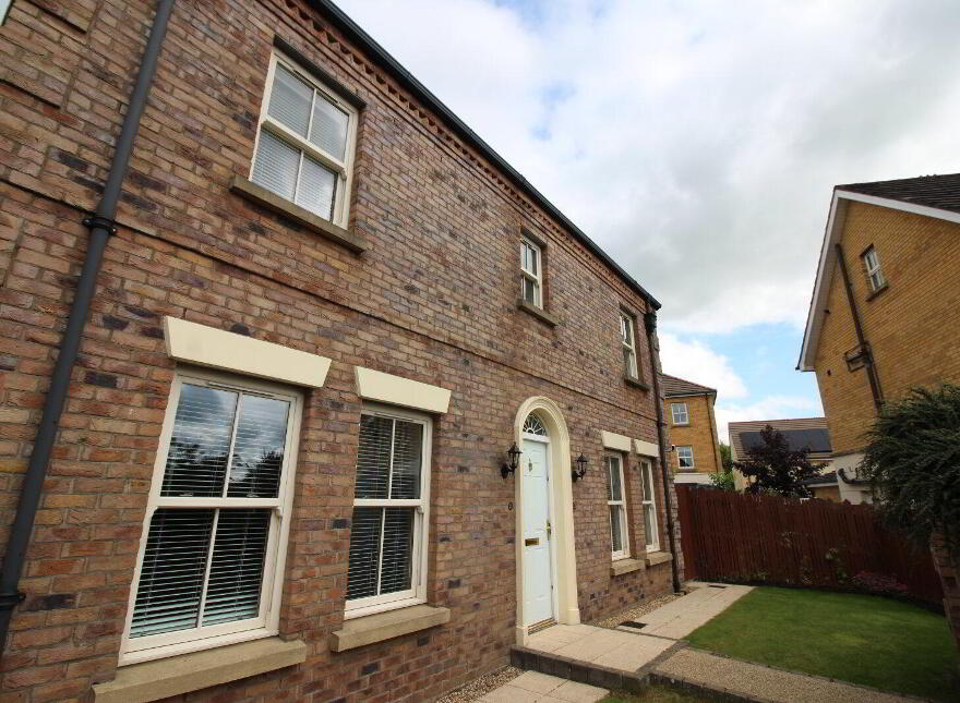18 Ballantine Gardens, Lisburn, BT27 5FB