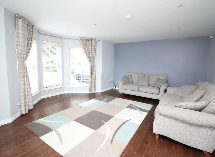 18 Ballantine Gardens, Lisburn, BT27 5FB