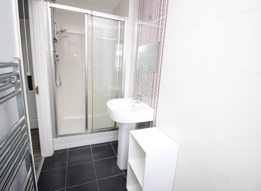 18 Ballantine Gardens, Lisburn, BT27 5FB