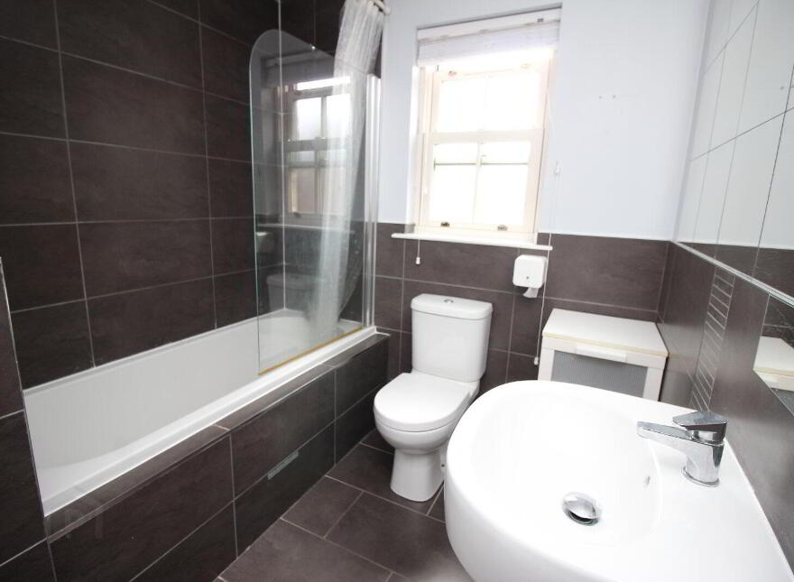 18 Ballantine Gardens, Lisburn, BT27 5FB