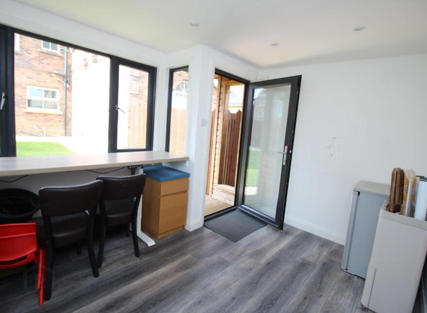 18 Ballantine Gardens, Lisburn, BT27 5FB